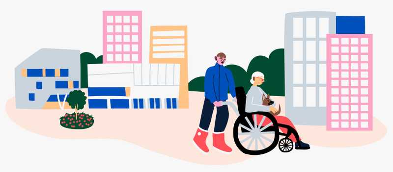 Nuori työntää pyörätuolissa aikuista, jolla on pieni koira sylissään, taustalla istutuksia, kerrostaloja ja metsää, piirroskuva.