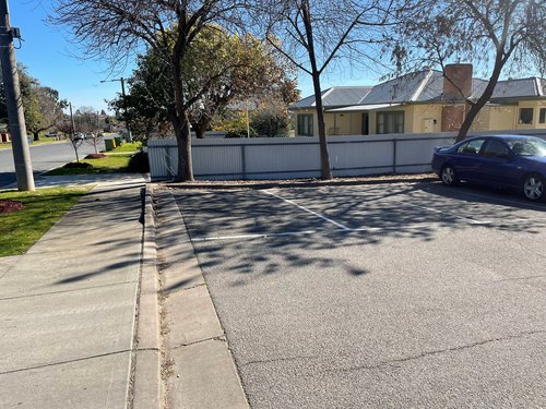 Murray St Carpark_location of public EV charger Evie Network